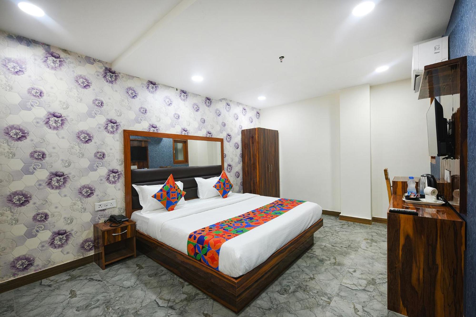 Fabhotel Mona Continental - Nr Laxmi Nagar It Hub Νέο Δελχί Εξωτερικό φωτογραφία