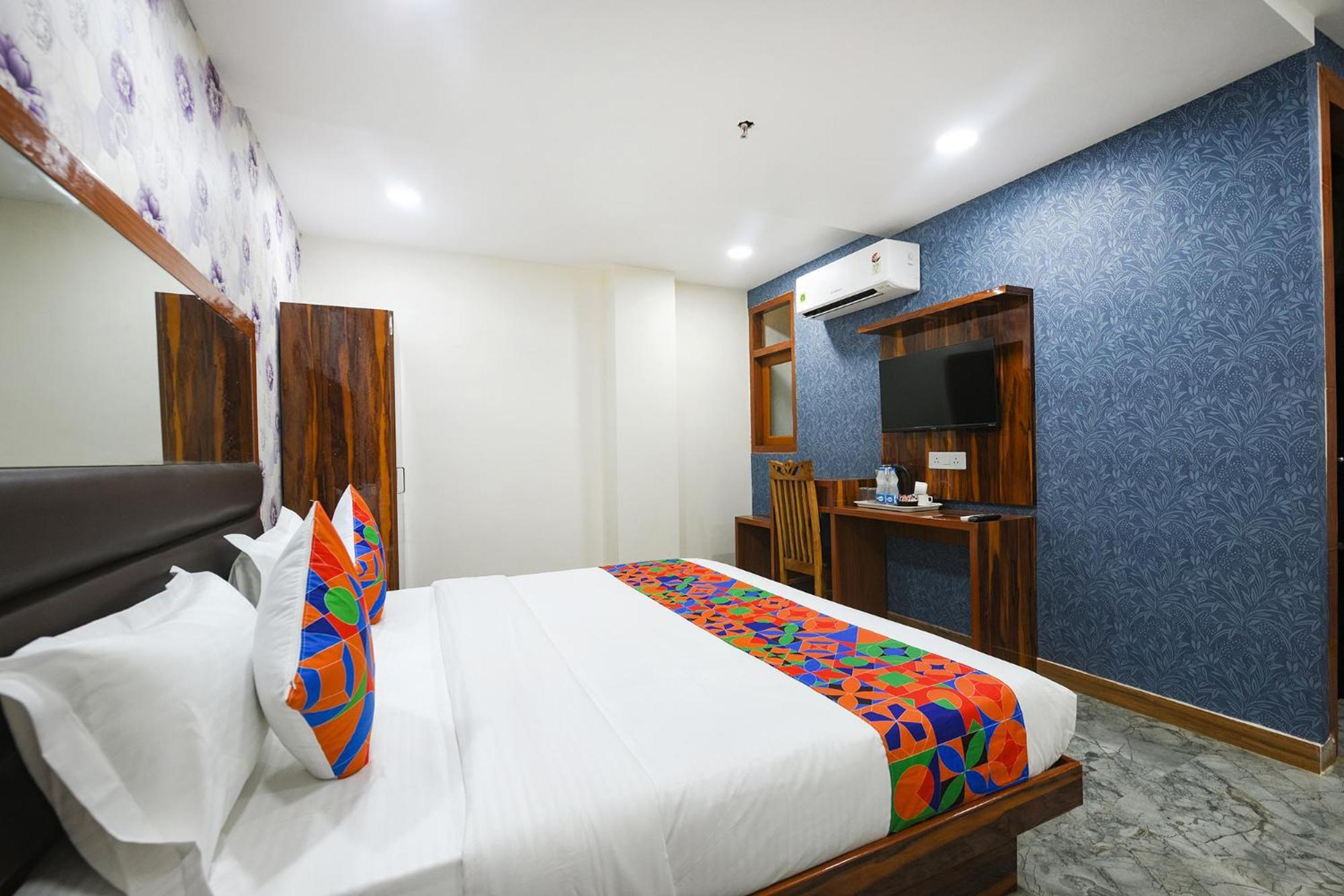 Fabhotel Mona Continental - Nr Laxmi Nagar It Hub Νέο Δελχί Εξωτερικό φωτογραφία