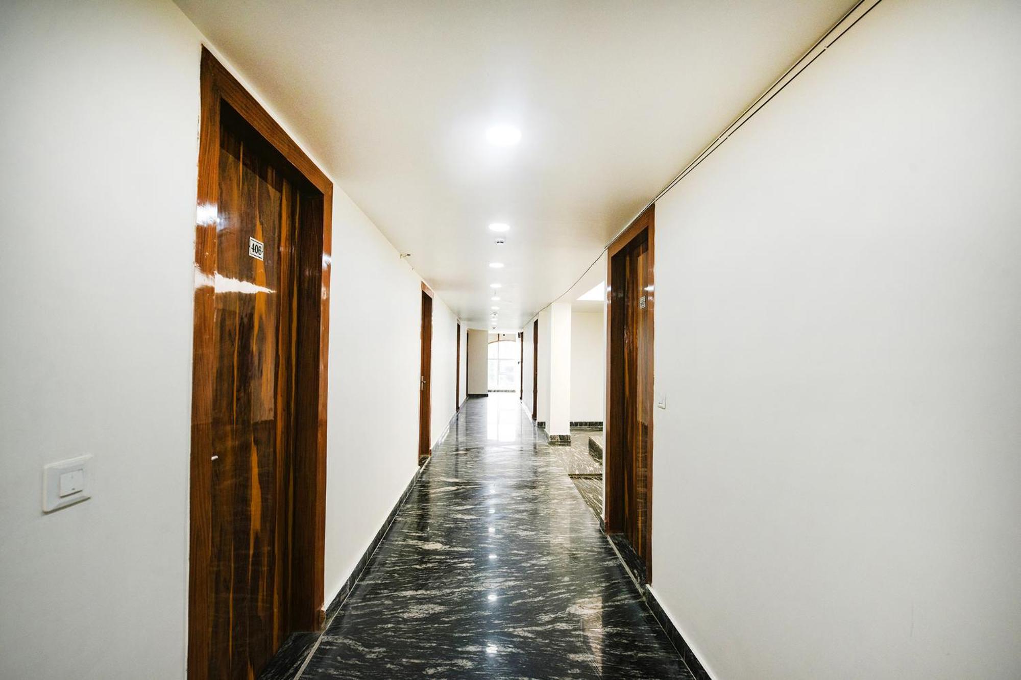 Fabhotel Mona Continental - Nr Laxmi Nagar It Hub Νέο Δελχί Εξωτερικό φωτογραφία